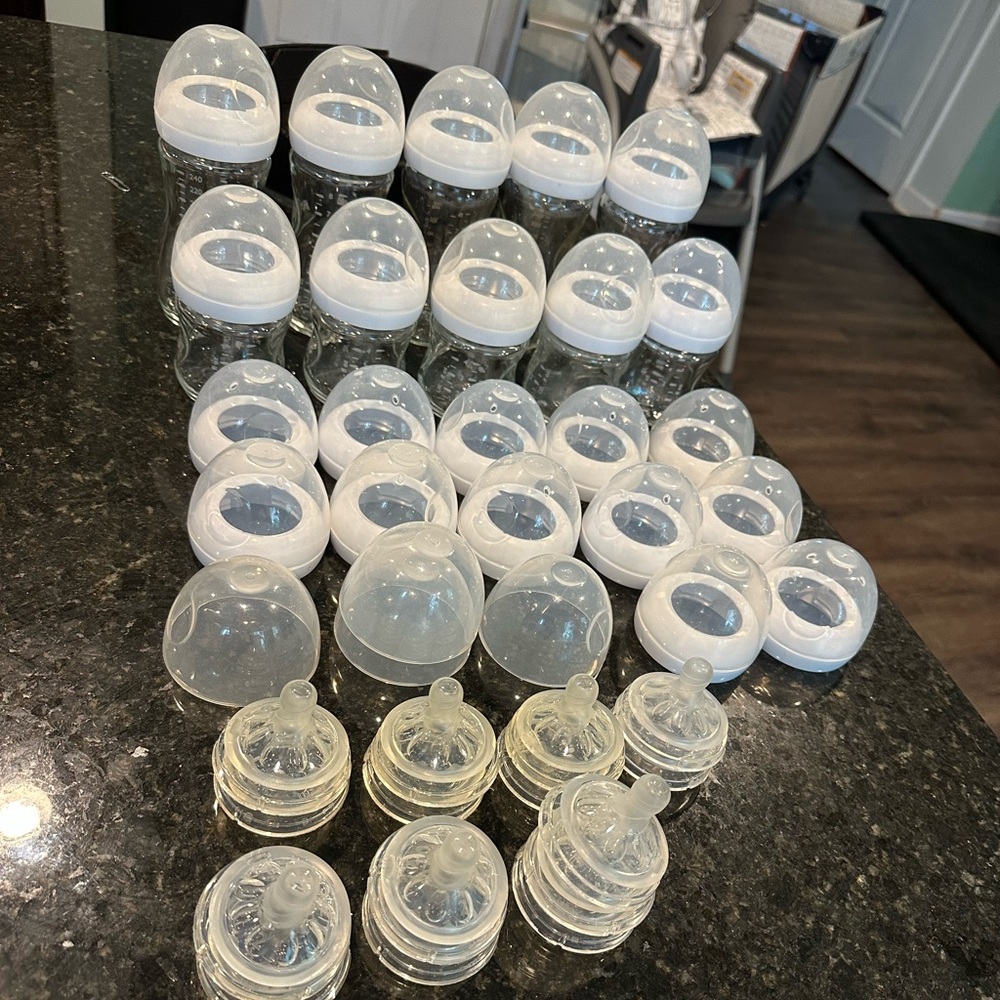 Avent Glass bottles
